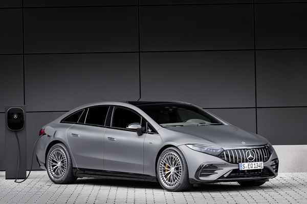 La berline de luxe électrique Mercedes-AMG EQS 53 4MATIC plus développe 761 ch