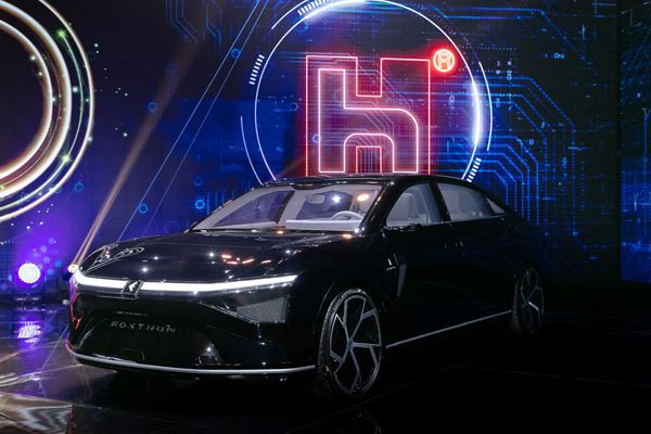 La berline électrique Model E de Hon Hai délivre une puissance de 750 ch