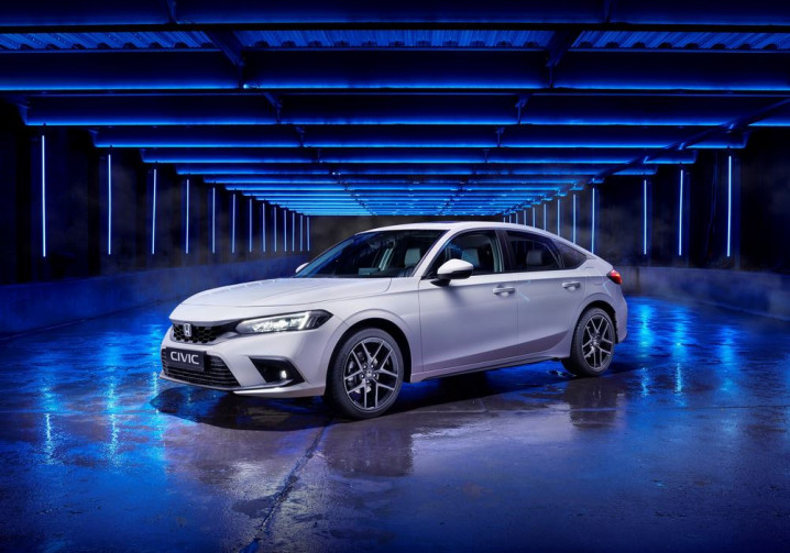 La Honda Civic hybride cinq portes allie performances et efficacité