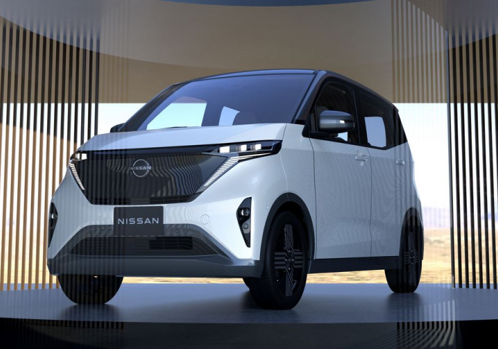Le mini-véhicule électrique Nissan Sakura affiche une autonomie de 180 km