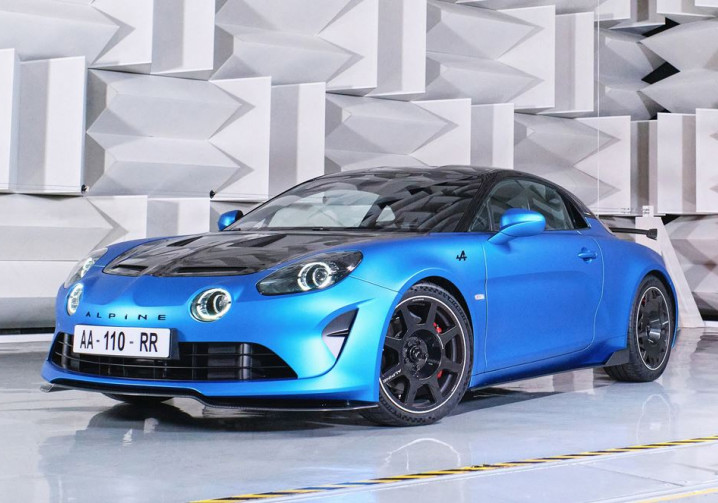 Alpine A110 R: une version allégée, affûtée et inspirée par la course automobile