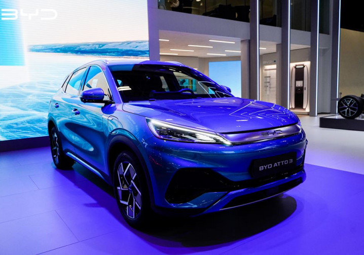 Le SUV compact électrique Byd Atto 3 parcourt 420 kilomètres WLTP avec une charge