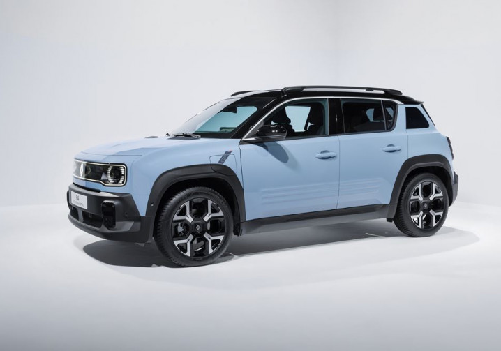 La Renault 4 E-Tech electric se réinvente sous les traits d'une citadine électrique fonctionnelle
