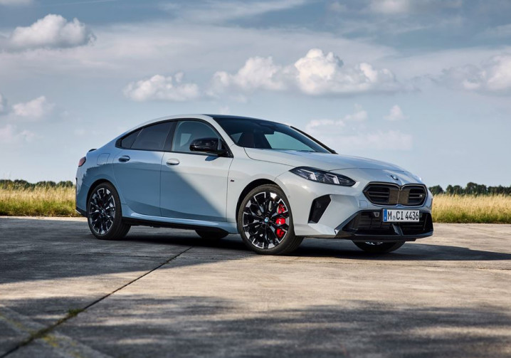 La BMW Série 2 Gran Coupé affiche une silhouette allongée reconnaissable