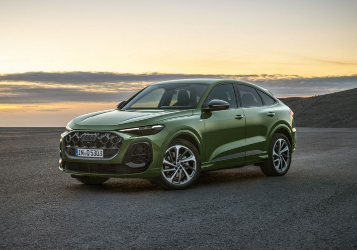 L'Audi Q5 Sportback de deuxième génération affiche une ligne de toit inclinée