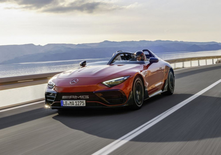 La Mercedes-AMG PureSpeed est une voiture de performance biplace entièrement ouverte, sans toit ni pare-brise