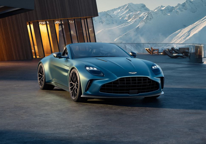 L'Aston Martin Vantage Roadster embarque un bloc V8 biturbo de 665 ch