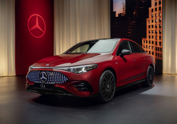 La Mercedes-Benz CLA électrique avec technologie EQ repose sur un système de 800 volts