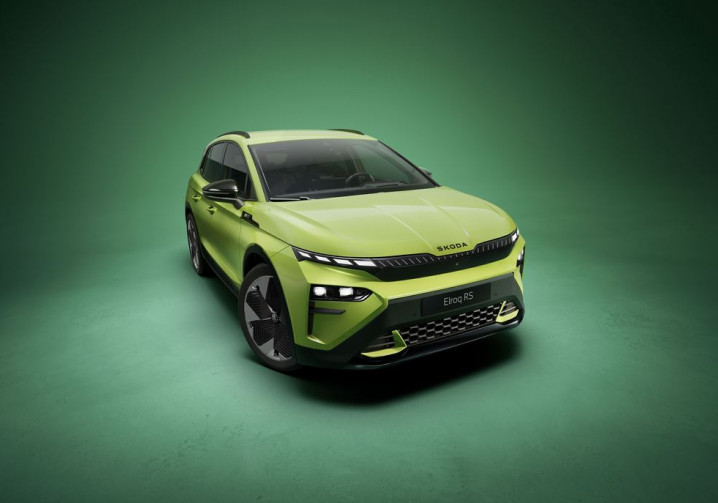 Le SUV compact électrique Skoda Elroq RS à transmission intégrale délivre une puissance de 340 ch