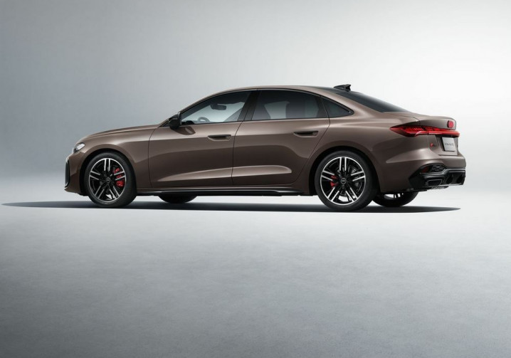 L'Audi A5L offre un empattement plus long de 77 millimètres que sur la version mondiale de l'A5
