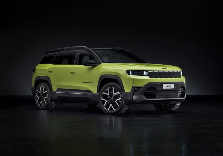 Le SUV compact Jeep Compass de nouvelle génération affiche une calandre à sept fentes revisitée