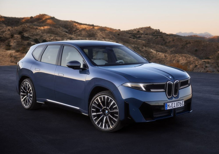 La BMW iX3 de nouvelle génération incarne l'ADN de la Neue Klasse dans le format d'un SAV