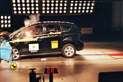 Le Ford C-Max obtient la note maximale de cinq étoiles aux tests Euro NCAP