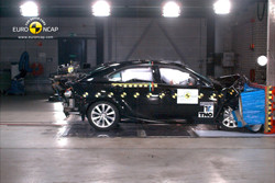 La nouvelle Lexus IS a reçu 5 étoiles au programme Euro NCAP