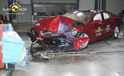 La berline électrique Tesla Model S obtient cinq étoiles aux crash-tests Euro NCAP