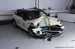 Le Nissan Navara obtient quatre étoiles aux crash-tests Euro NCAP