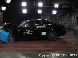 La Mercedes Classe E obtient cinq étoiles aux crash-tests Euro NCAP