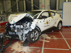 Le Toyota C-HR obtient cinq étoiles aux crash-tests Euro NCAP