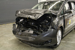 Le Ford C-Max obtient trois étoiles aux crash-tests Euro NCAP