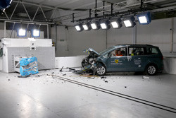 Le Volkswagen Sharan obtient quatre étoiles sur cinq aux crash-tests Euro NCAP