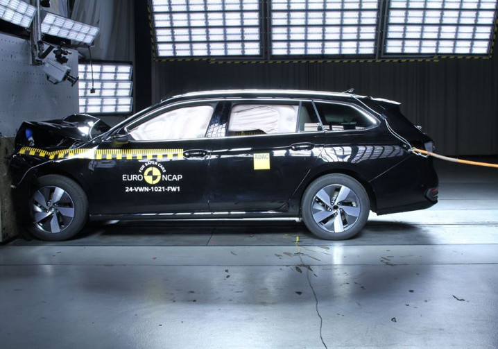La routière Volkswagen Passat obtient cinq étoiles aux crash-tests Euro NCAP 2024