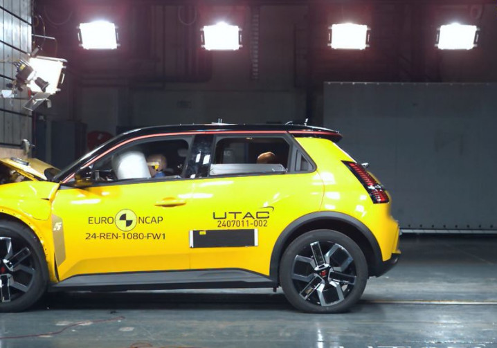 La citadine électrique Renault 5 E-Tech obtient quatre étoiles sur cinq possibles aux crash-tests Euro NCAP 2024