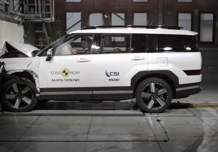 Le grand SUV Hyundai Santa Fe obtient quatre étoiles sur cinq possibles aux crash-tests Euro NCAP 2024