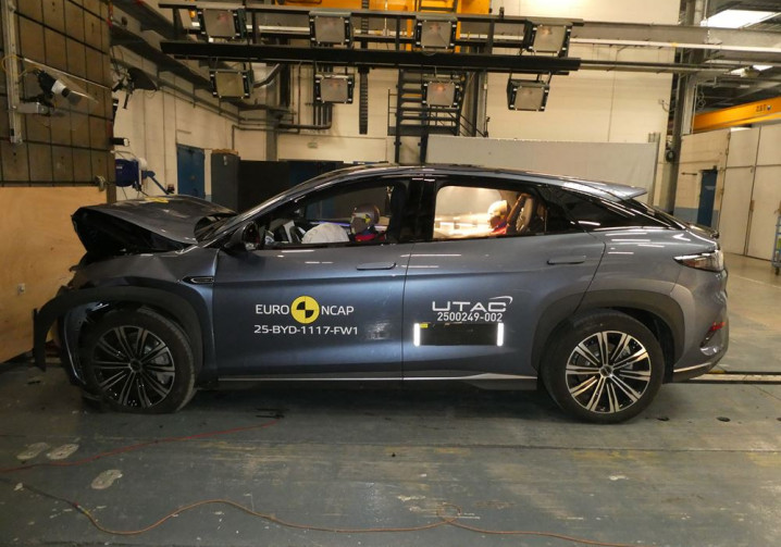 Le grand SUV électrique Byd Sealion 7 obtient cinq étoiles aux crash-tests Euro NCAP 2025