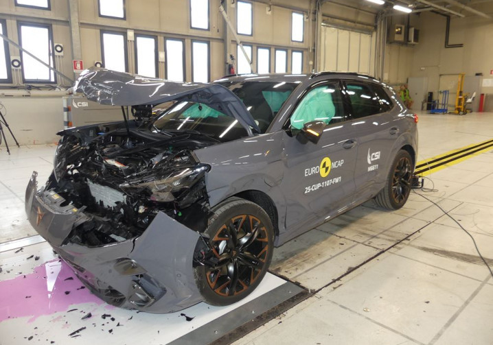 Le SUV électrique de taille moyenne Geely EX5 obtient cinq étoiles aux crash-tests Euro NCAP 2025