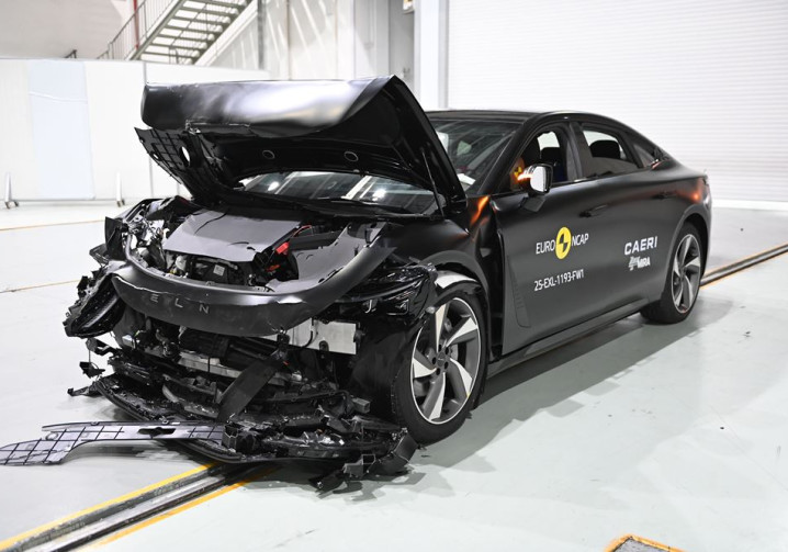La berline électrique Exlantix ES obtient cinq étoiles aux crash-tests Euro NCAP 2025
