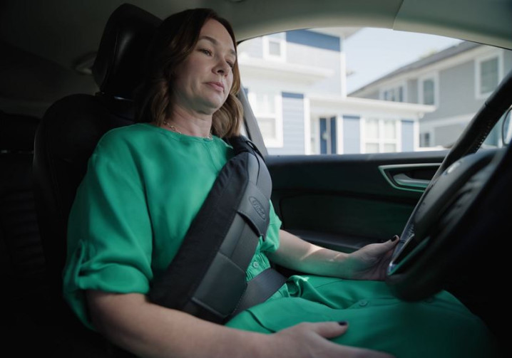 La SupportBelt de Ford contribue au bien-être de toute personne ressentant une gêne avec la ceinture de sécurité
