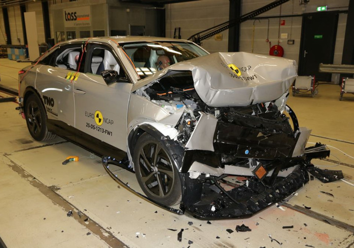 La grande berline électrique DS N°8 obtient quatre étoiles sur cinq possibles aux crash-tests Euro NCAP 2025