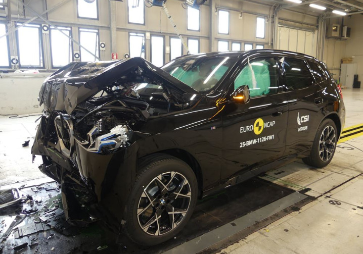 Le SUV de taille intermédiaire BMW X3 obtient cinq étoiles aux crash-tests Euro NCAP 2025