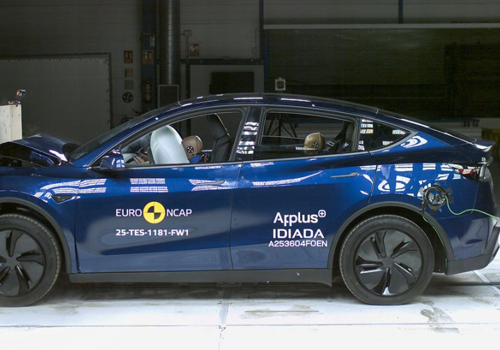 Le SUV électrique de taille intermédiaire Tesla Model Y obtient cinq étoiles aux crash-tests Euro NCAP 2025