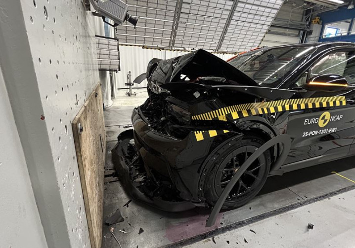 Le Porsche Cayenne Electric obtient cinq étoiles aux crash-tests Euro NCAP 2025