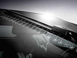 Un système d'essuie-glaces adaptatif et chauffant sur le nouveau roadster Mercedes SL