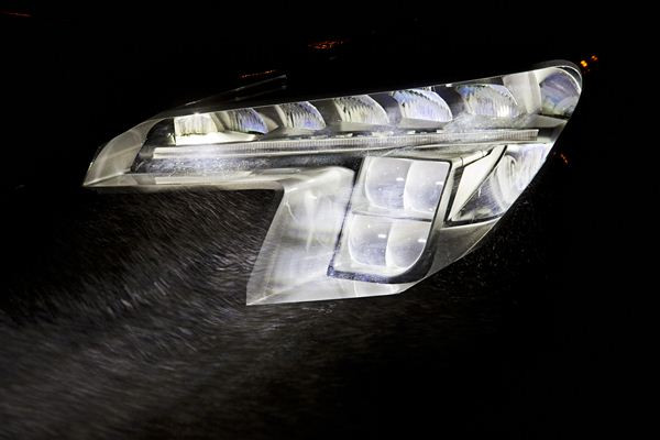 Opel teste un nouvel éclairage automobile non éblouissant à matrices de LED