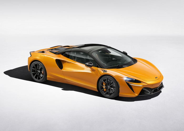 La supercar décapotable hybride McLaren Artura Spider développe 700 ch et 720 Nm de couple