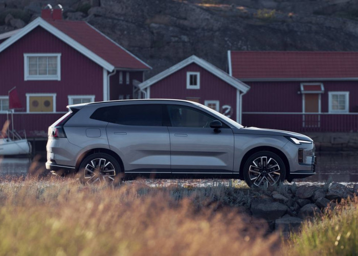 Le SUV hybride rechargeable Volvo XC70 affiche un design scandinave moderne