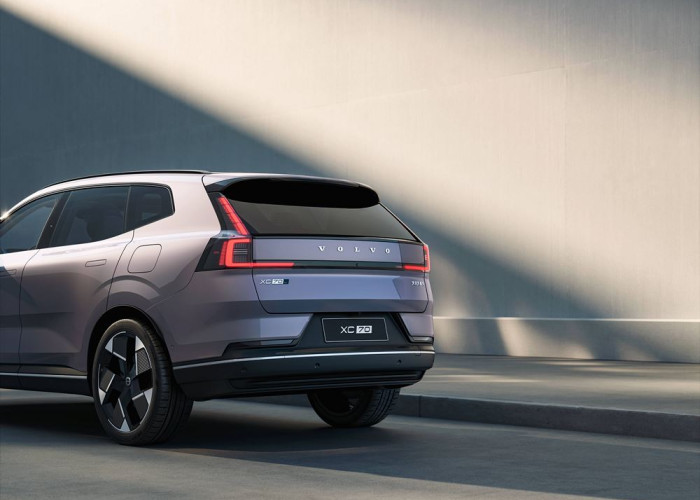 Le SUV hybride rechargeable Volvo XC70 affiche un design scandinave moderne