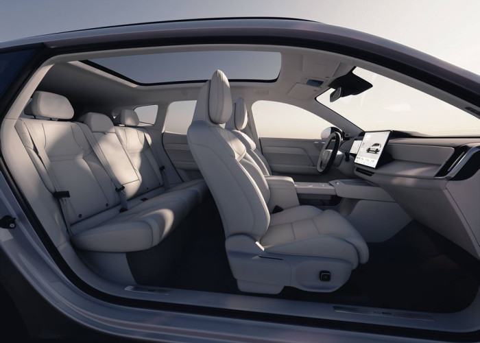 Le SUV hybride rechargeable Volvo XC70 affiche un design scandinave moderne