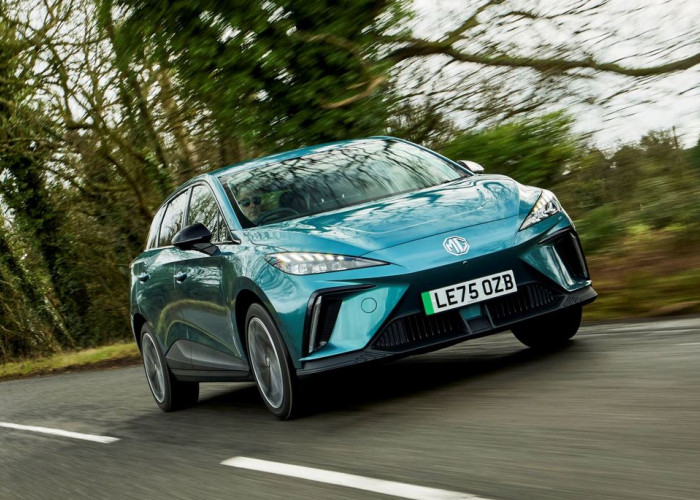 La MG4 EV revient dans une version dotée d'améliorations techniques sur la partie électrique