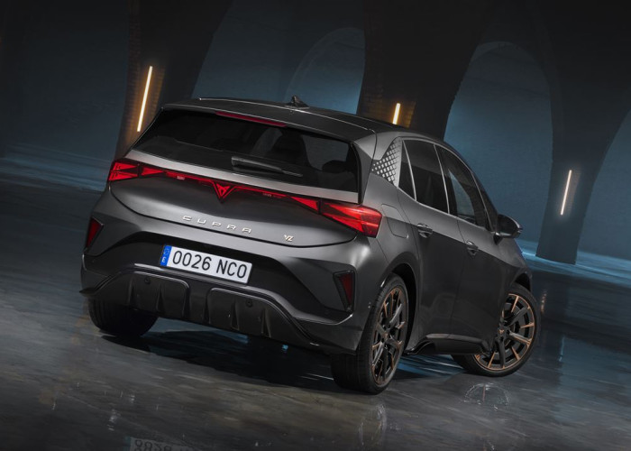 La Cupra Born électrique restylée affiche un design percutant