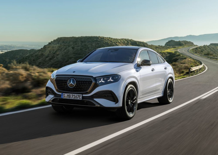 Le Mercedes-Benz GLE Coupé affiche une ligne dynamique avec des vitres latérales allongées