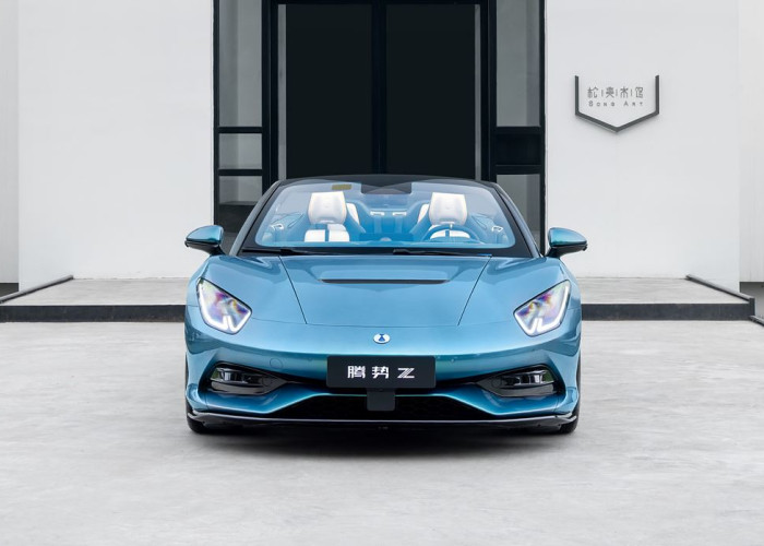 La supercar électrique Denza Z cabriolet affiche des performances extrêmes