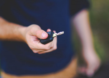 L'achat d'un véhicule neuf via un mandataire automobile permet de limiter la récente hausse des prix