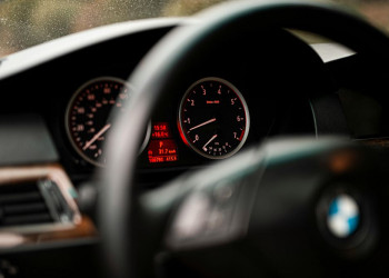 Le fléau en progression de la fraude au compteur mine le marché de l'occasion