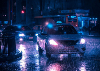 Comment éviter l'aquaplaning lors d'un épisode de fortes pluies