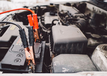 Des conseils pour redémarrer une voiture dont la batterie est déchargée