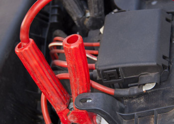 Des conseils pratiques pour ménager la batterie 12V d'une voiture à la sortie de l'hiver